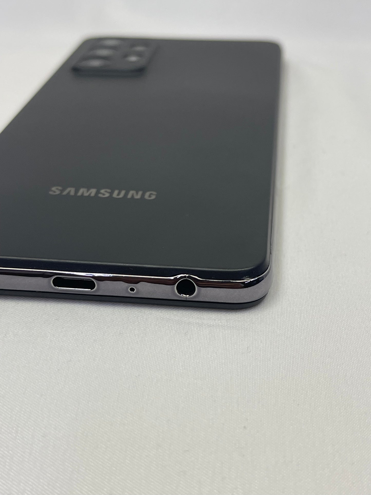 Samsung Galaxy A72 Nero 128GB – 6.7" – Quad Camera 64MP – Come Nuovo – Sbloccato