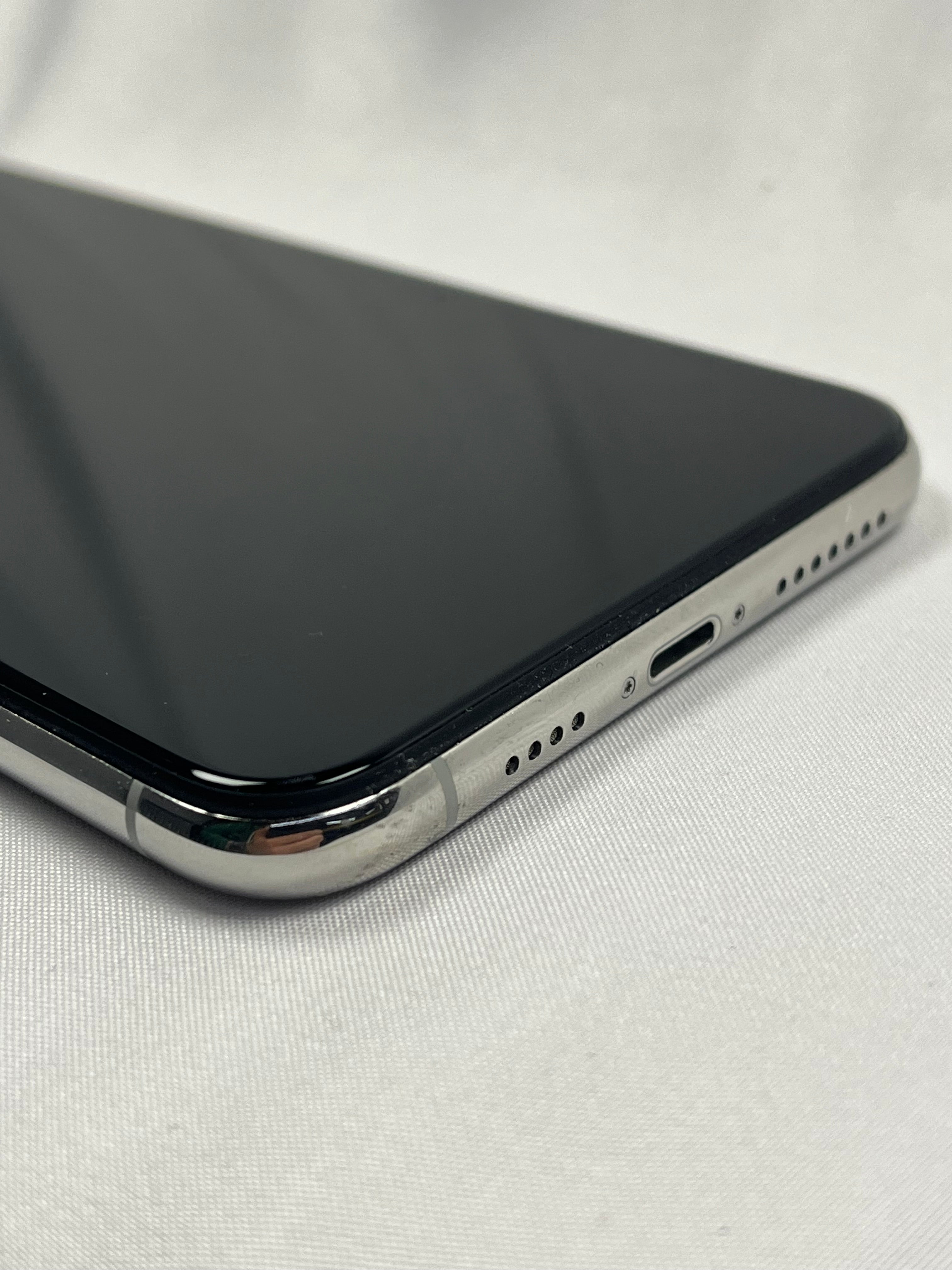 iPhone 11 Pro Max 256GB Argento – Come Nuovo – Face ID non funzionante