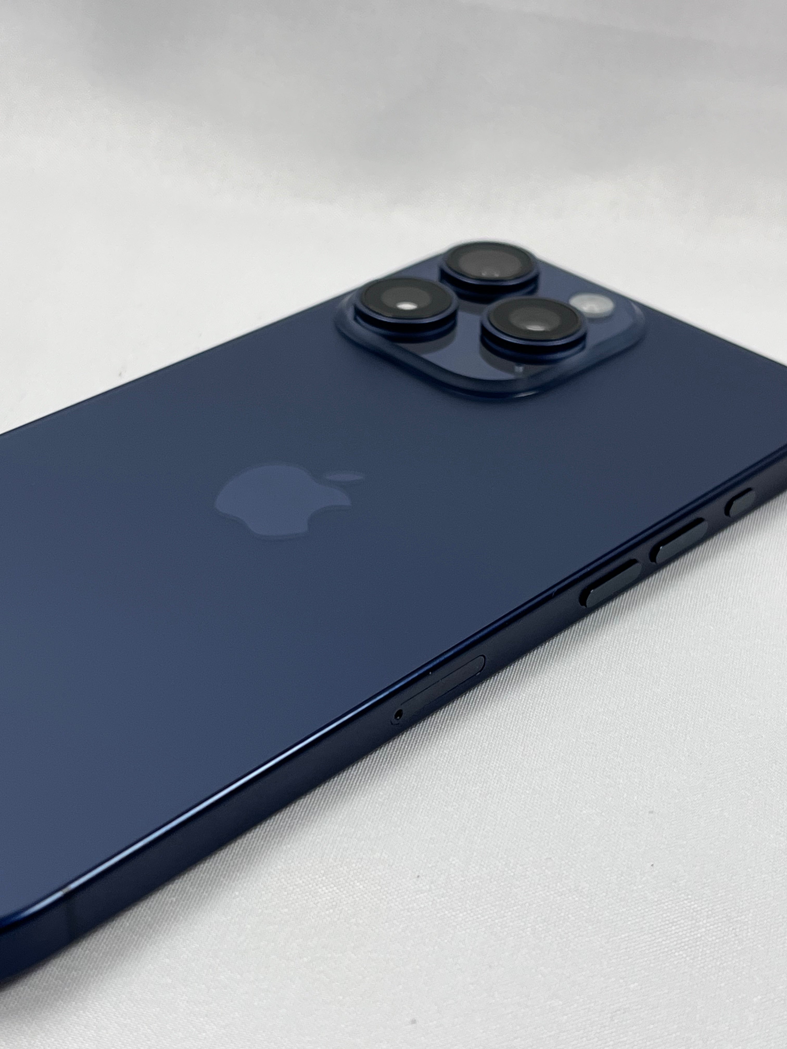 Apple iPhone 15 Pro Max 256GB Titanio Blu Sbloccato Batteria Sostituita