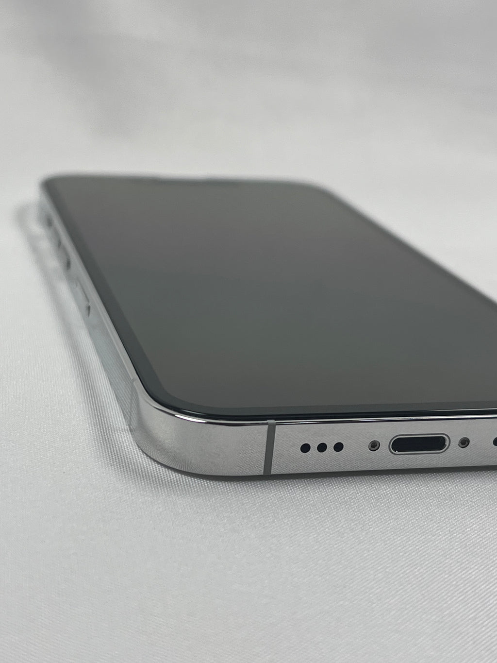 Apple iPhone 13 Pro 256GB Silver Sbloccato Schermo e Batteria Sostituiti