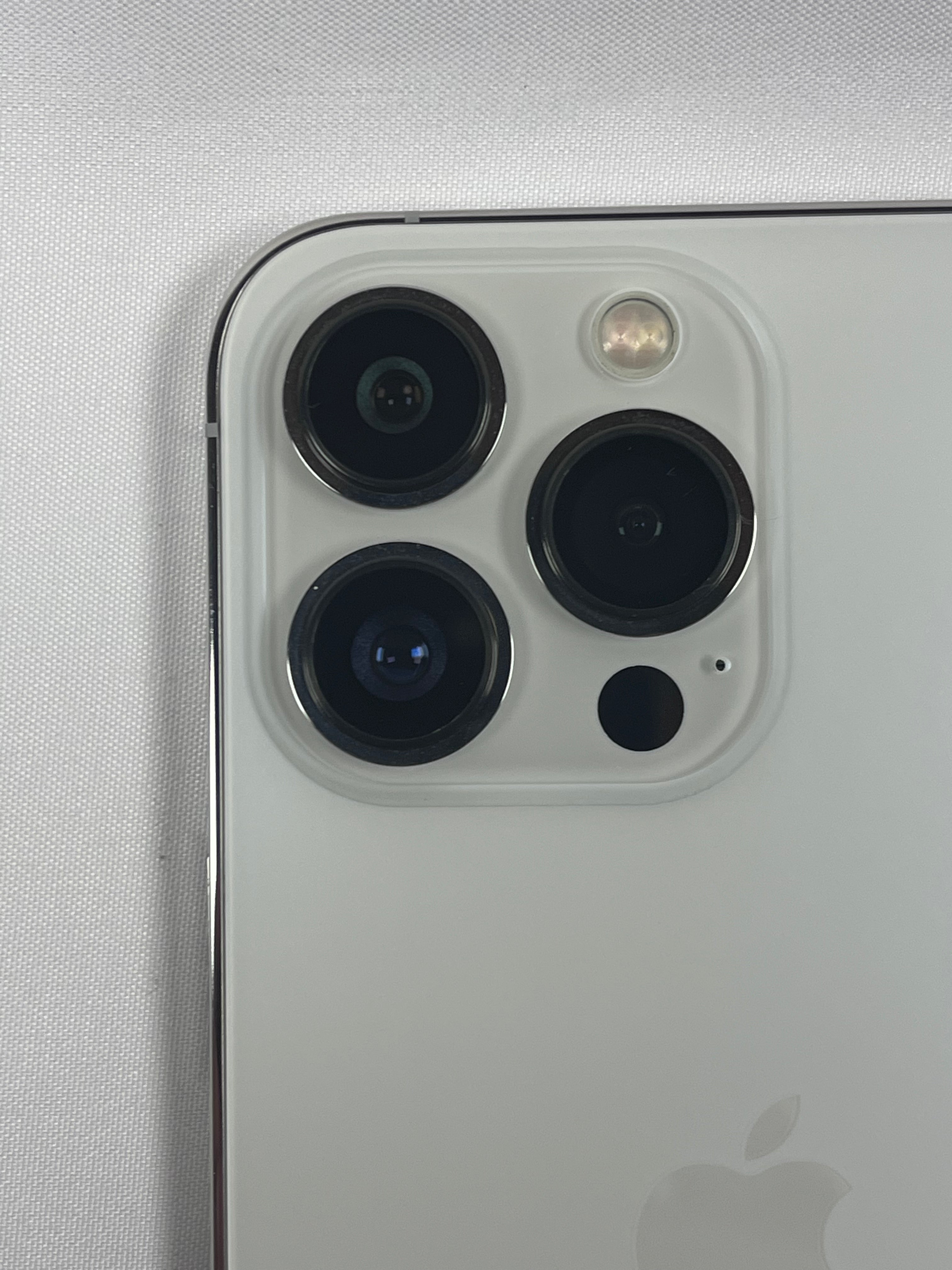 Apple iPhone 13 Pro 256GB Silver Sbloccato Schermo e Batteria Sostituiti