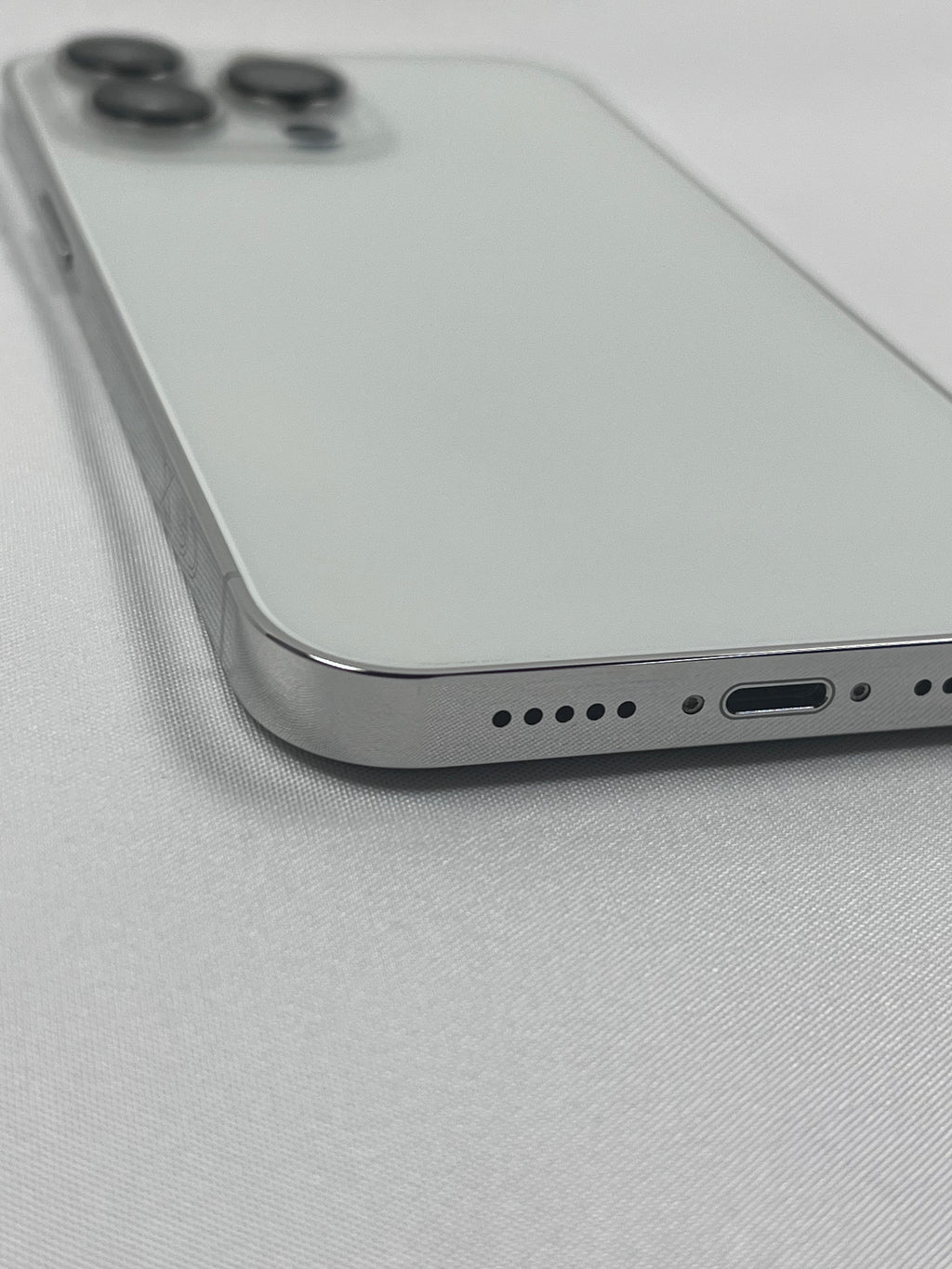 Apple iPhone 13 Pro 256GB Silver Sbloccato Schermo e Batteria Sostituiti