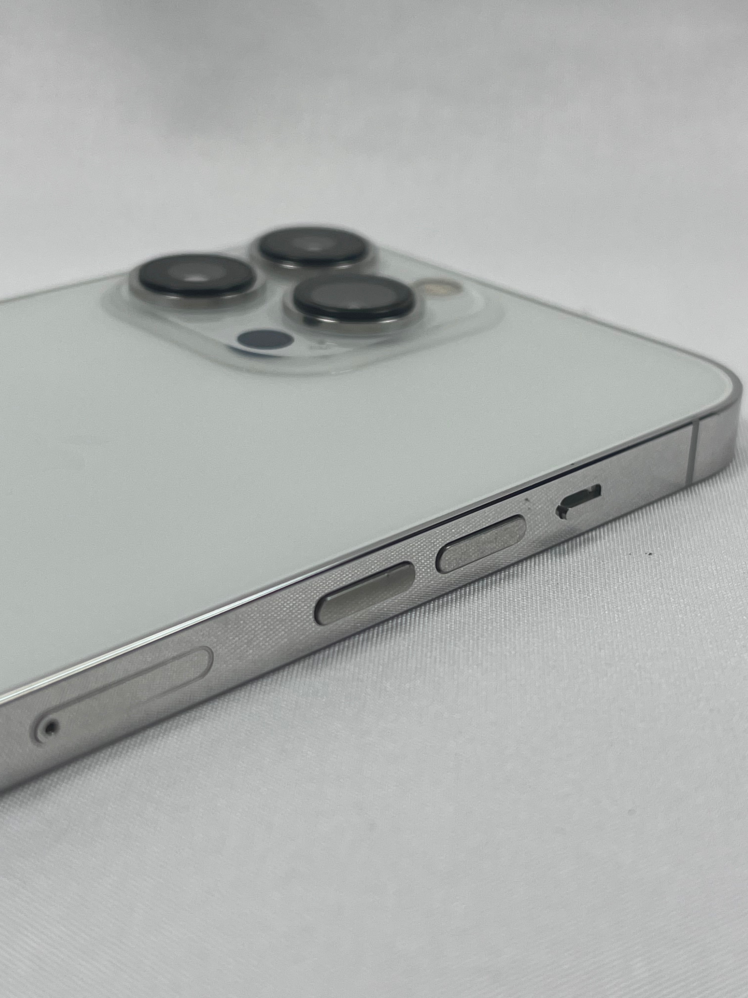 Apple iPhone 13 Pro 256GB Silver Sbloccato Schermo e Batteria Sostituiti