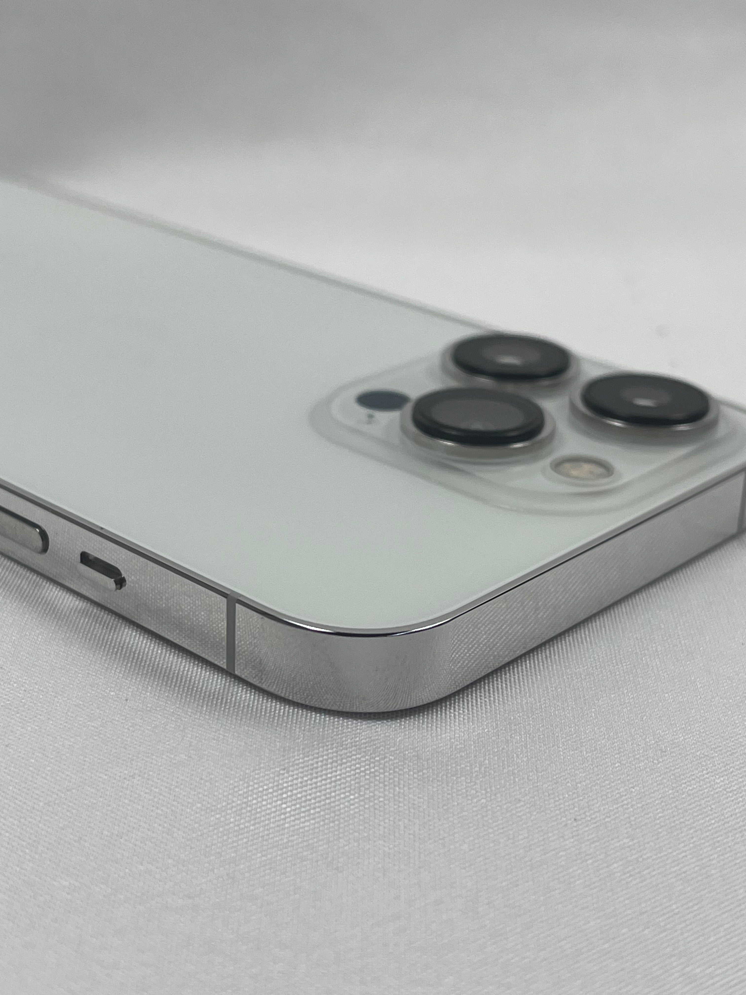 Apple iPhone 13 Pro 256GB Silver Sbloccato Schermo e Batteria Sostituiti