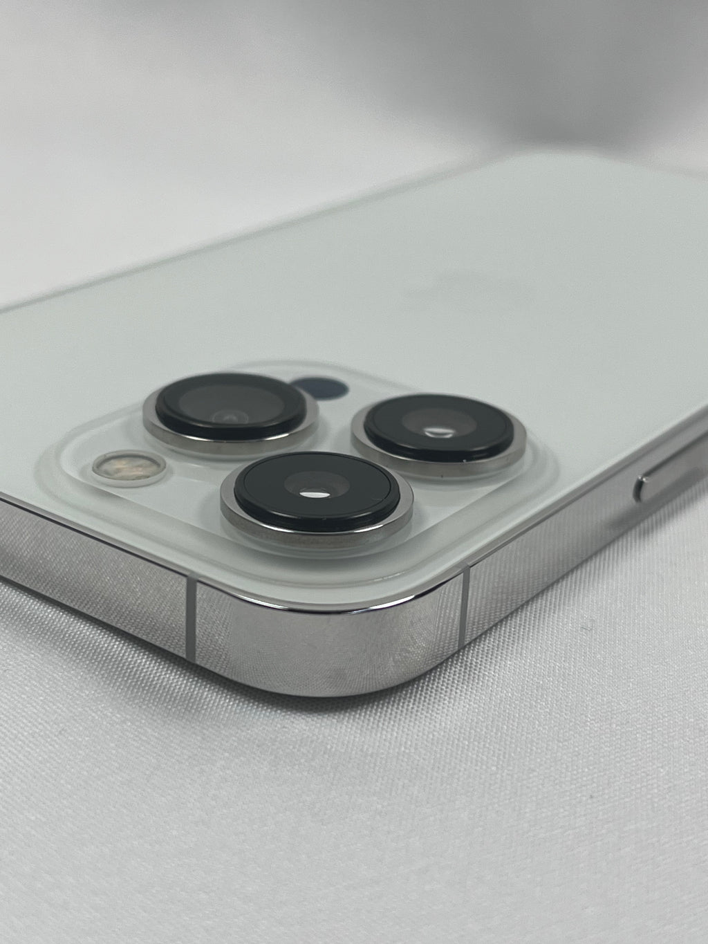 Apple iPhone 13 Pro 256GB Silver Sbloccato Schermo e Batteria Sostituiti