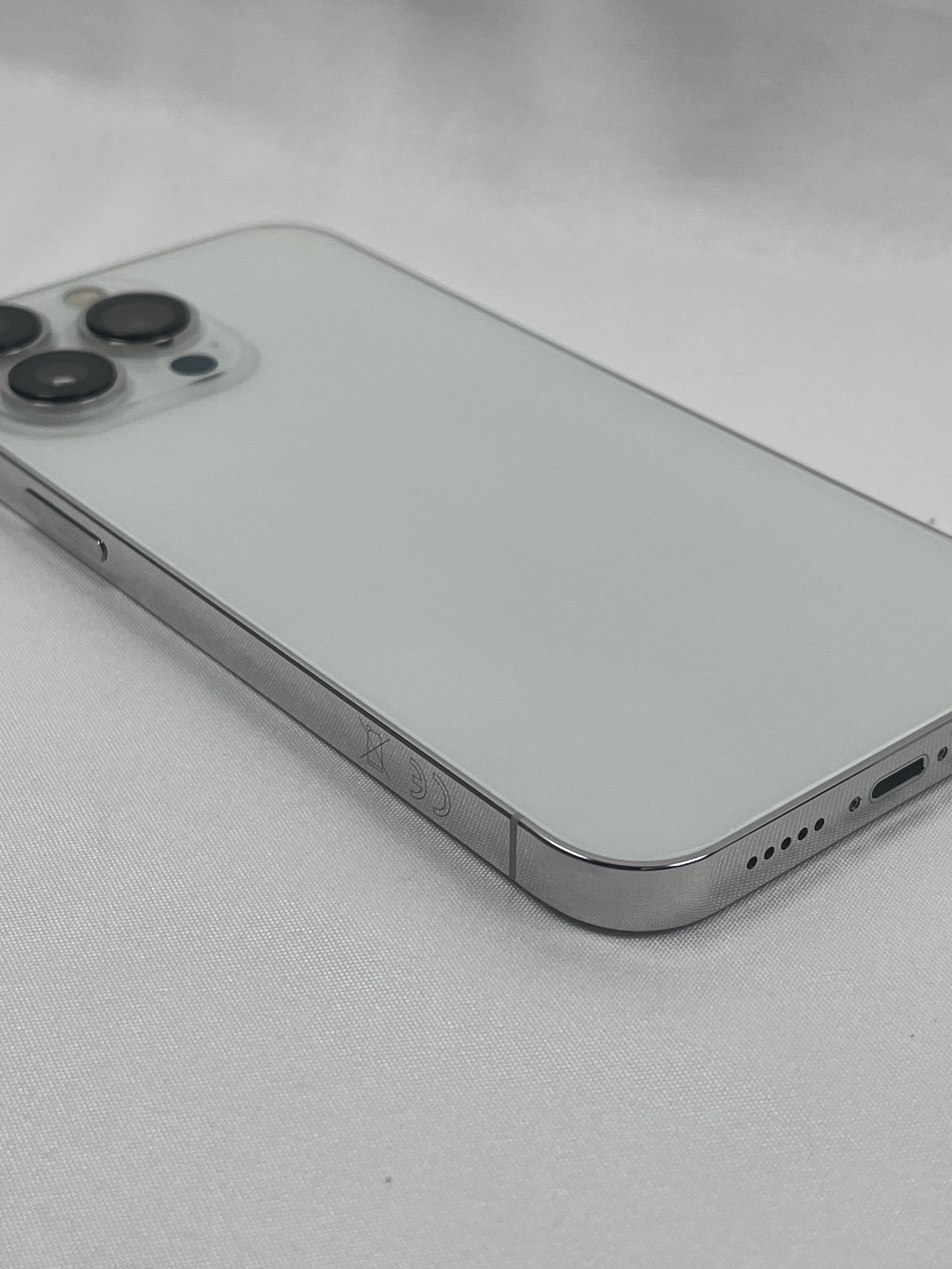 Apple iPhone 13 Pro 256GB Silver Sbloccato Schermo e Batteria Sostituiti