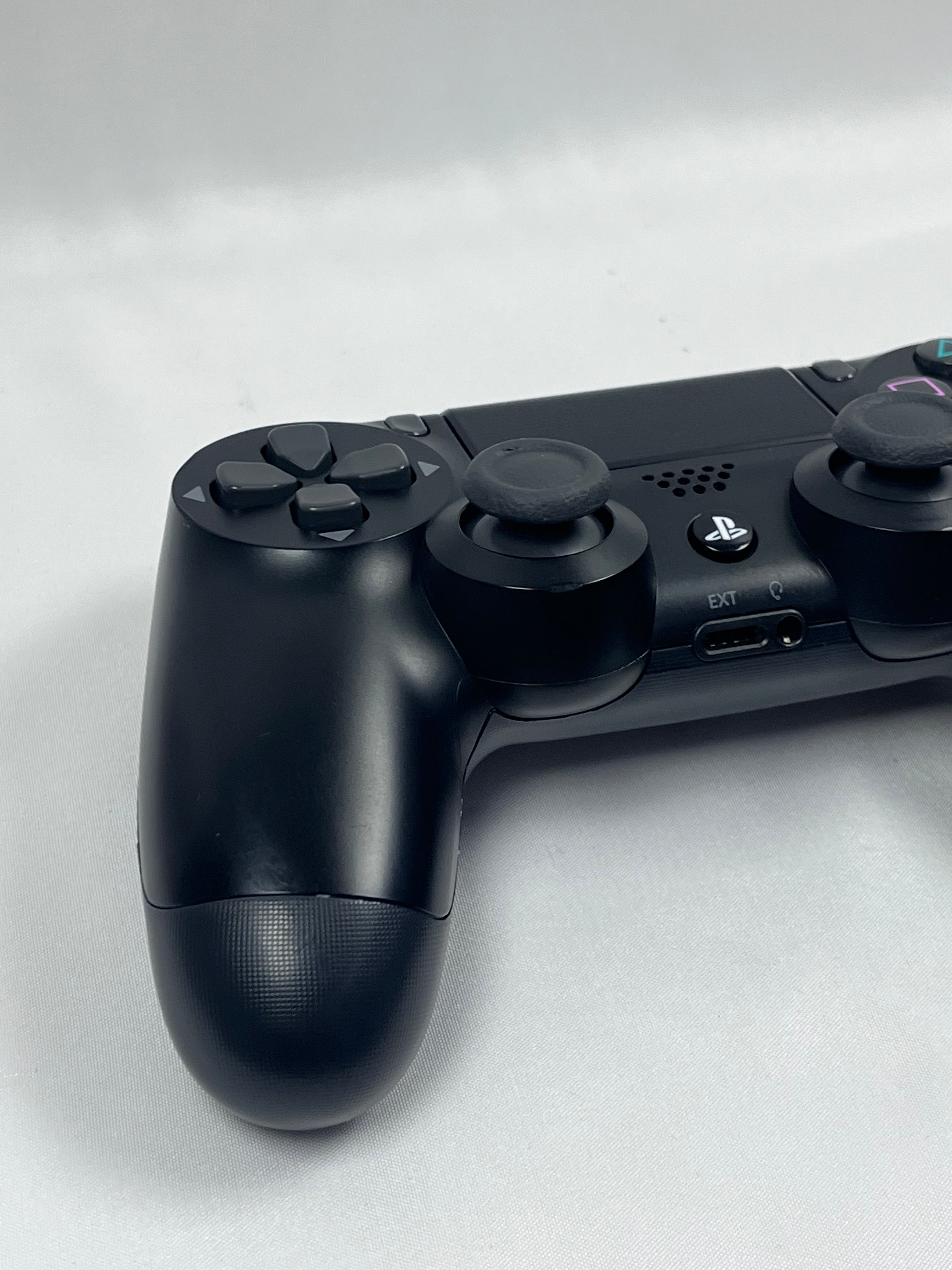 Controller Sony DualShock 4 V2 PS4 Originale Nero CUH-ZCT2E Ricondizionato – Grado B Alto