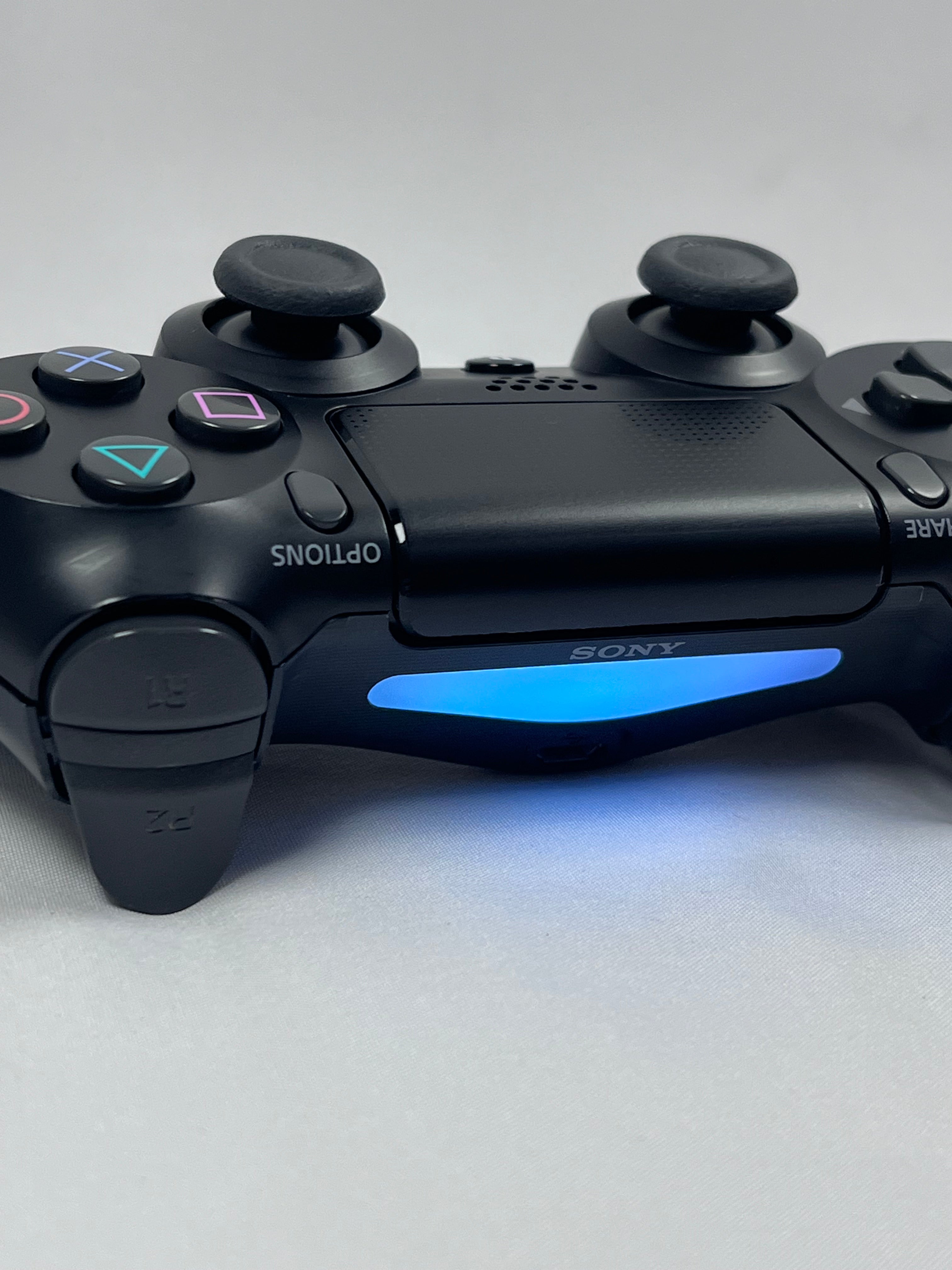 Controller Sony DualShock 4 V2 PS4 Originale Nero CUH-ZCT2E Ricondizionato – Grado B Alto