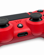 Dettaglio analogici e parte centrale DualShock 4 V2 rosso