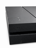 PS4 CUH-1216B dettaglio bordo sinistro e usura