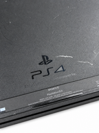 PS4 CUH-1216B etichetta modello e scocca inferiore