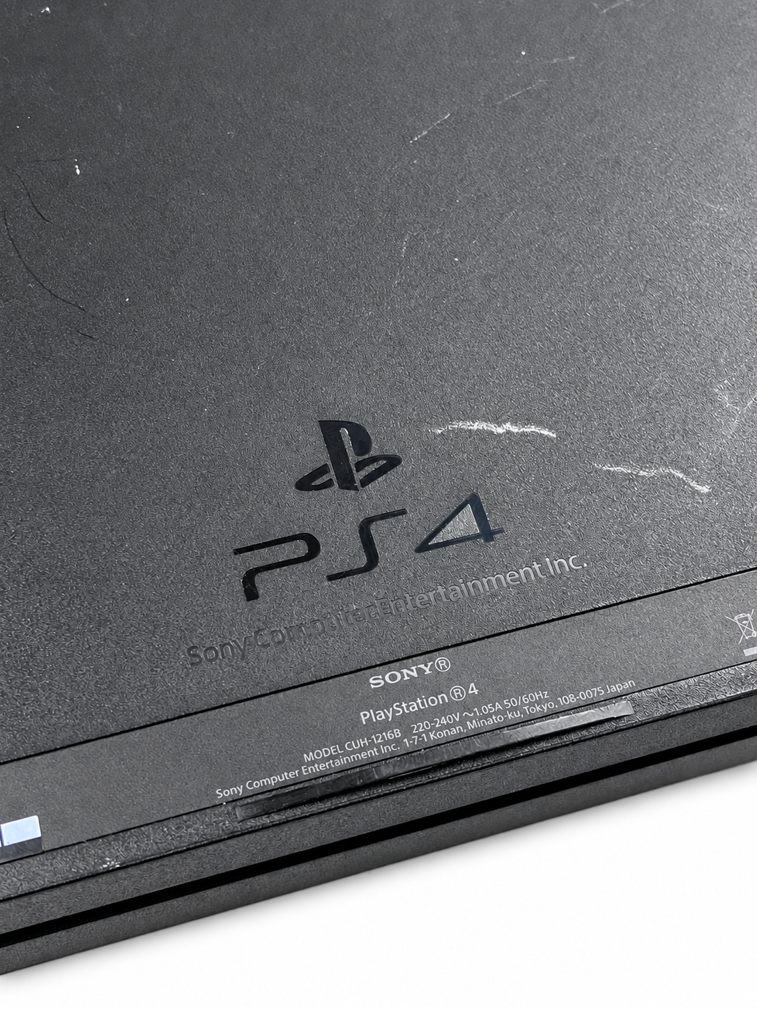 PS4 CUH-1216B etichetta modello e scocca inferiore