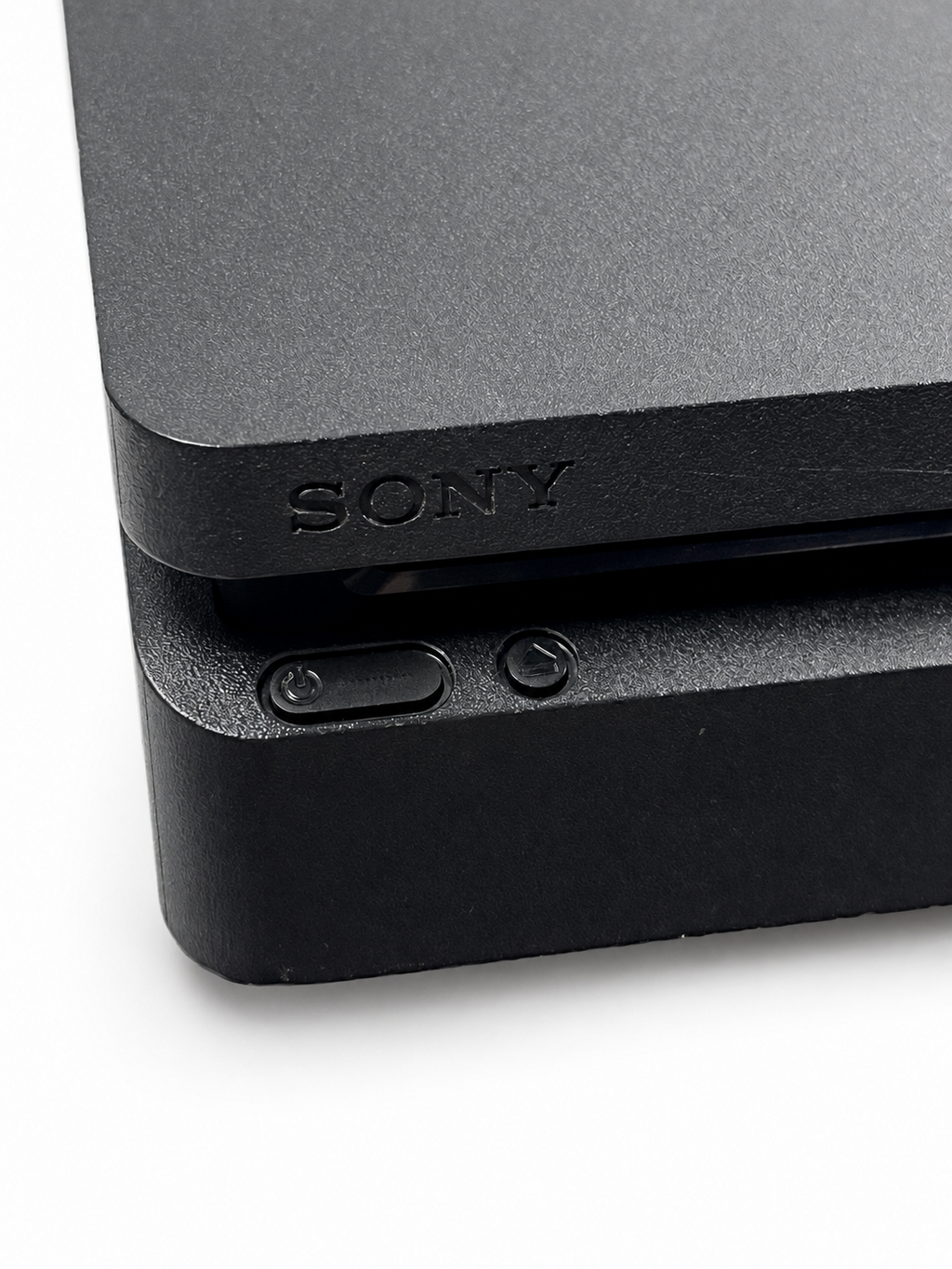 Dettaglio angolo e griglia PlayStation 4 Slim